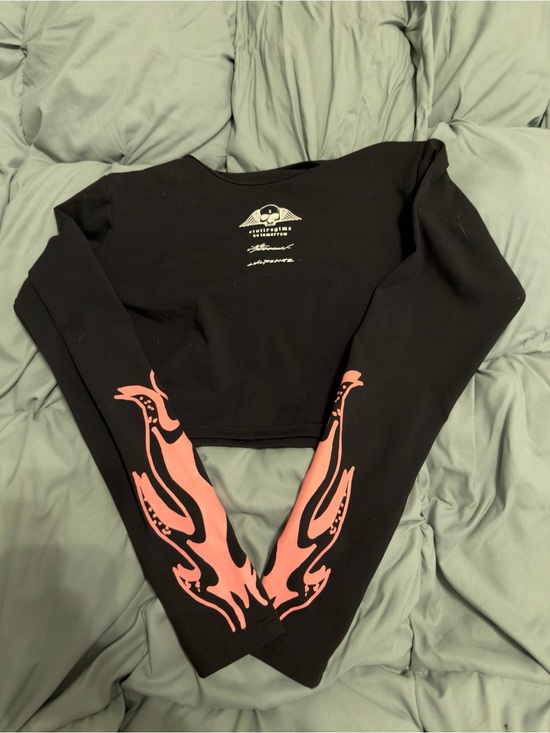 Civil Regime Tops - Women’s Black Long Sleeve Graphic Crop Tee with Pink Flame Sleeves
